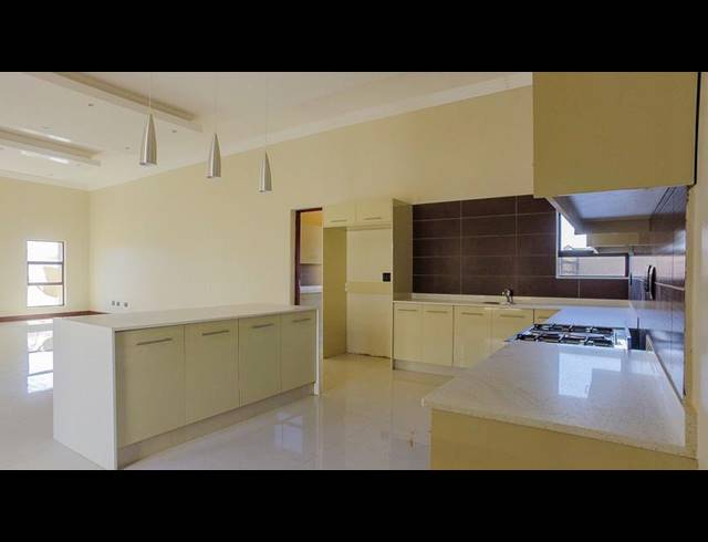 3 BEDROOM HOUSE FOR SALE IN COPPERLEAF ESTATE